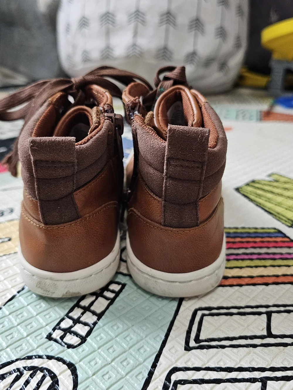 Cat & Jack Tan/Brown High-Top Kids Dress Sneakers
